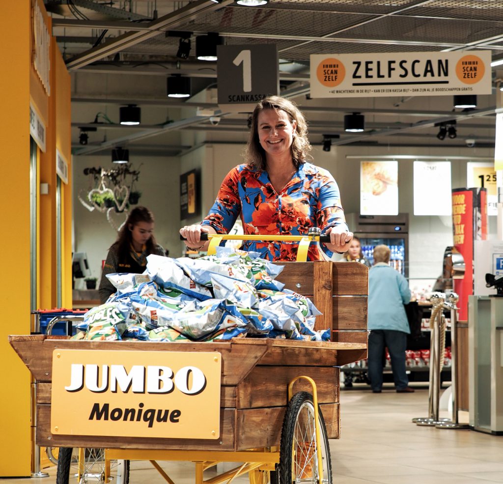 Monique op fiets